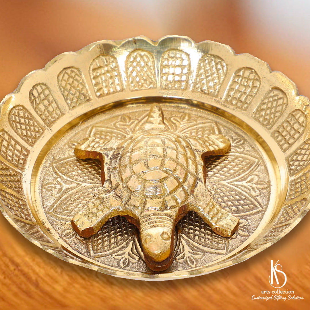 Add a touch of elegance to your gifting ideas with our Brass Tortoise With Plate. Make it truly special by personalizing it and shop now at our online gift shop.