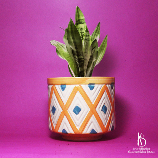 Searching for a thoughtful gift? Our KS Traditional Ceramic Planter is an ideal choice for personalized herb planting. Discover it at our Online Gift Shop!