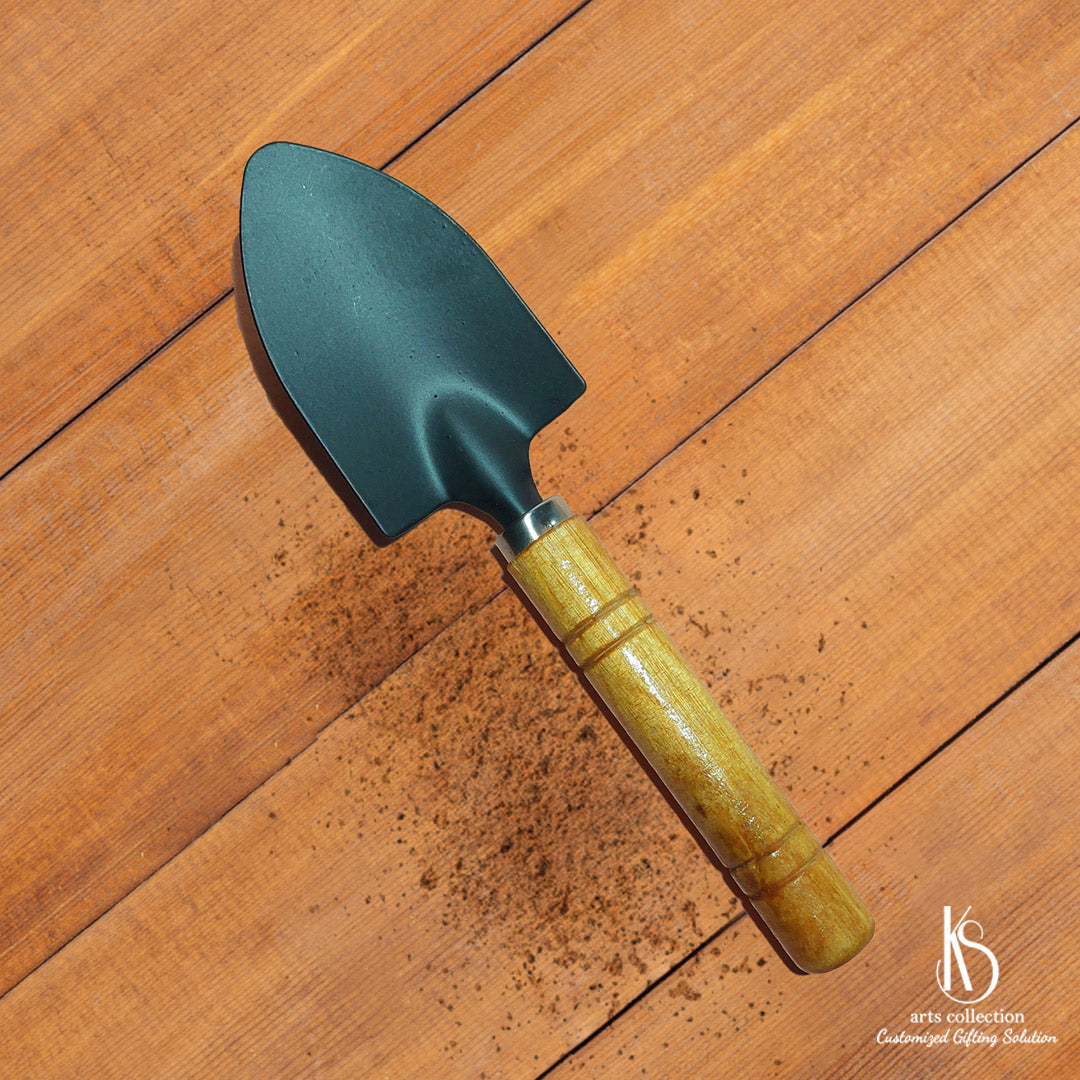 Discover our KS Trowel Garden Tool available at our online gift shop. It's the perfect personalised gift for any garden enthusiast.